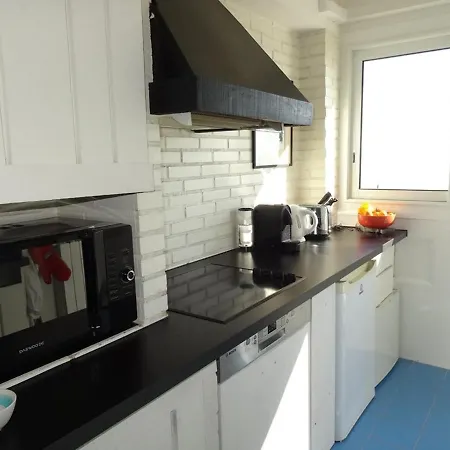 Apartment T2 + Climatise, Proche Et Commerces, Port - Fr-1-335-172 Hyeres