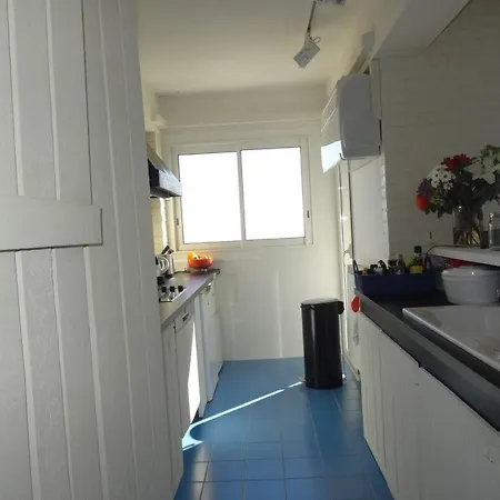 T2 + Climatise, Proche Et Commerces, Port - Fr-1-335-172 Apartment