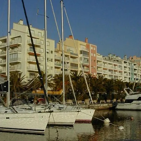 T2 + Climatise, Proche Et Commerces, Port - Fr-1-335-172 * Hyeres